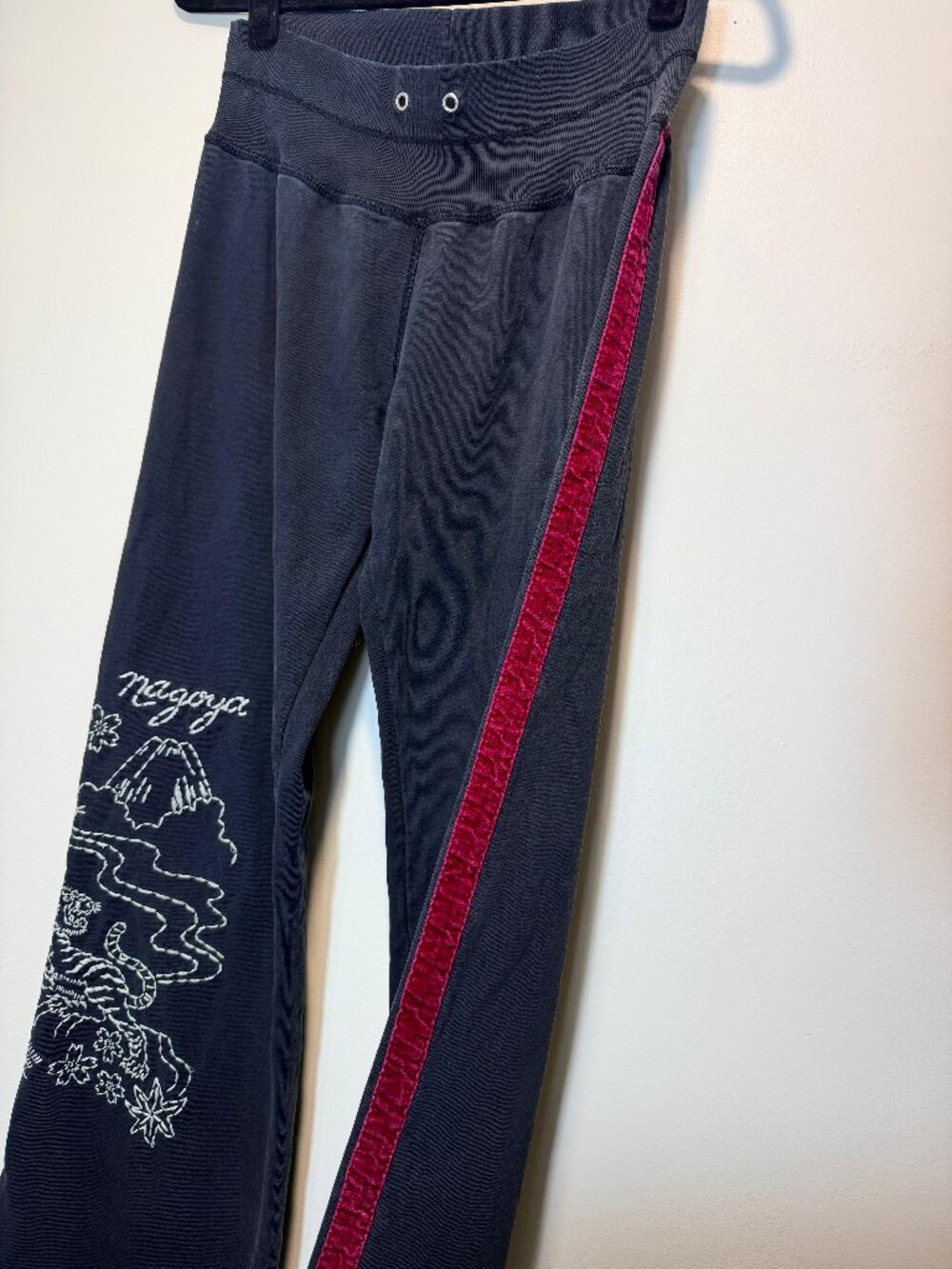 S Lucky Brand Nagoya Japan Embroidered Sweatpants Black Velvet Stripe